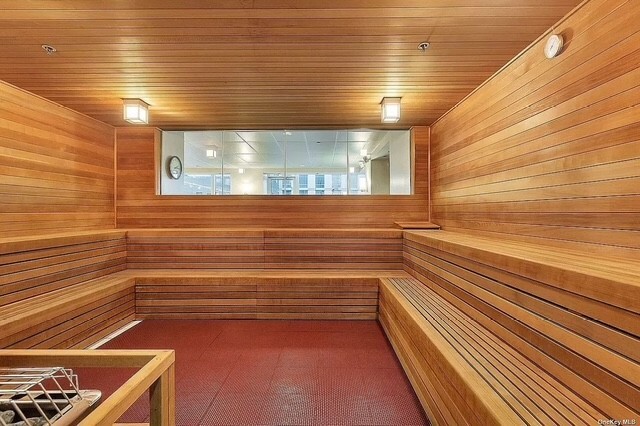 #21 photo, 247 W 46TH Street, Midtown , NY 10036