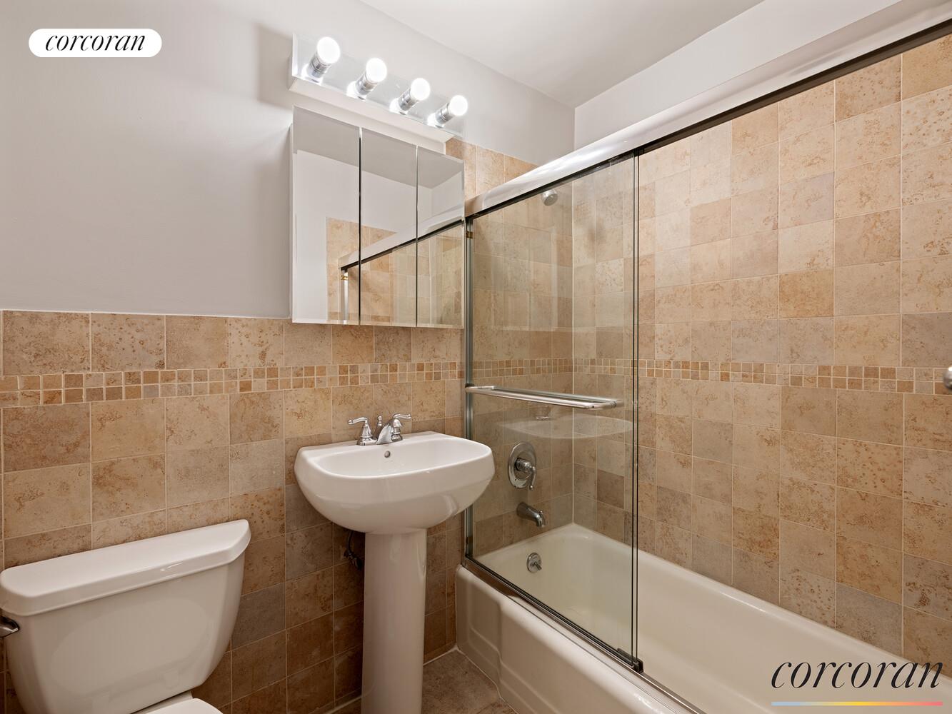 #3 photo, 185 HALL Street, Clinton Hill , NY 11205