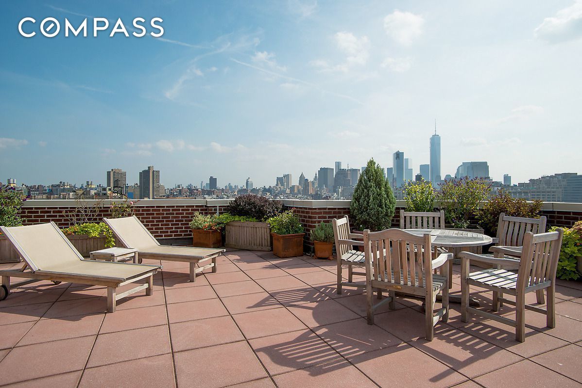 #8 photo, 3 Sheridan Square, West Village , NY 10014