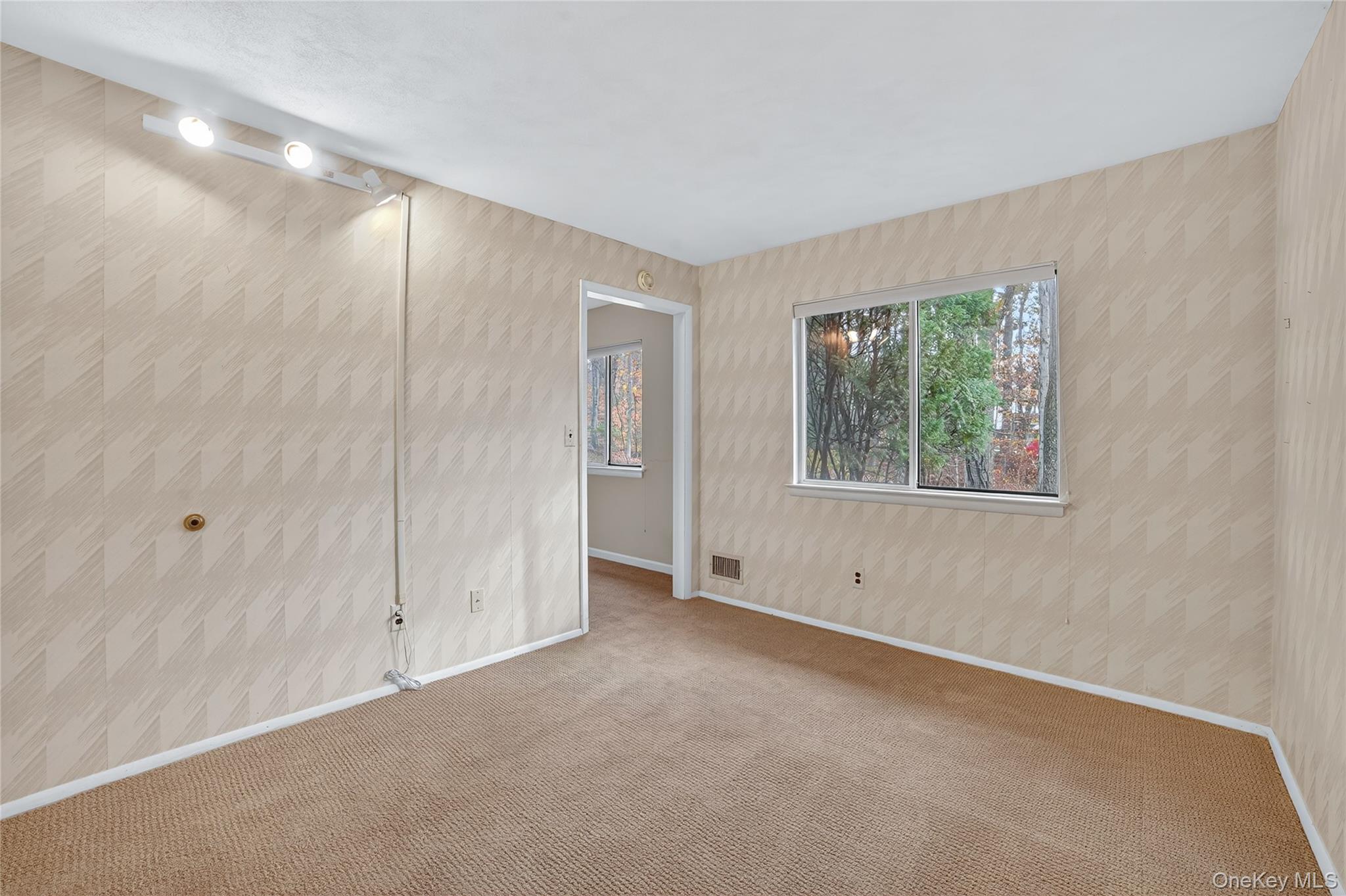 #12 photo, 170 Long Hill Drive, Jefferson Valley , NY 10598