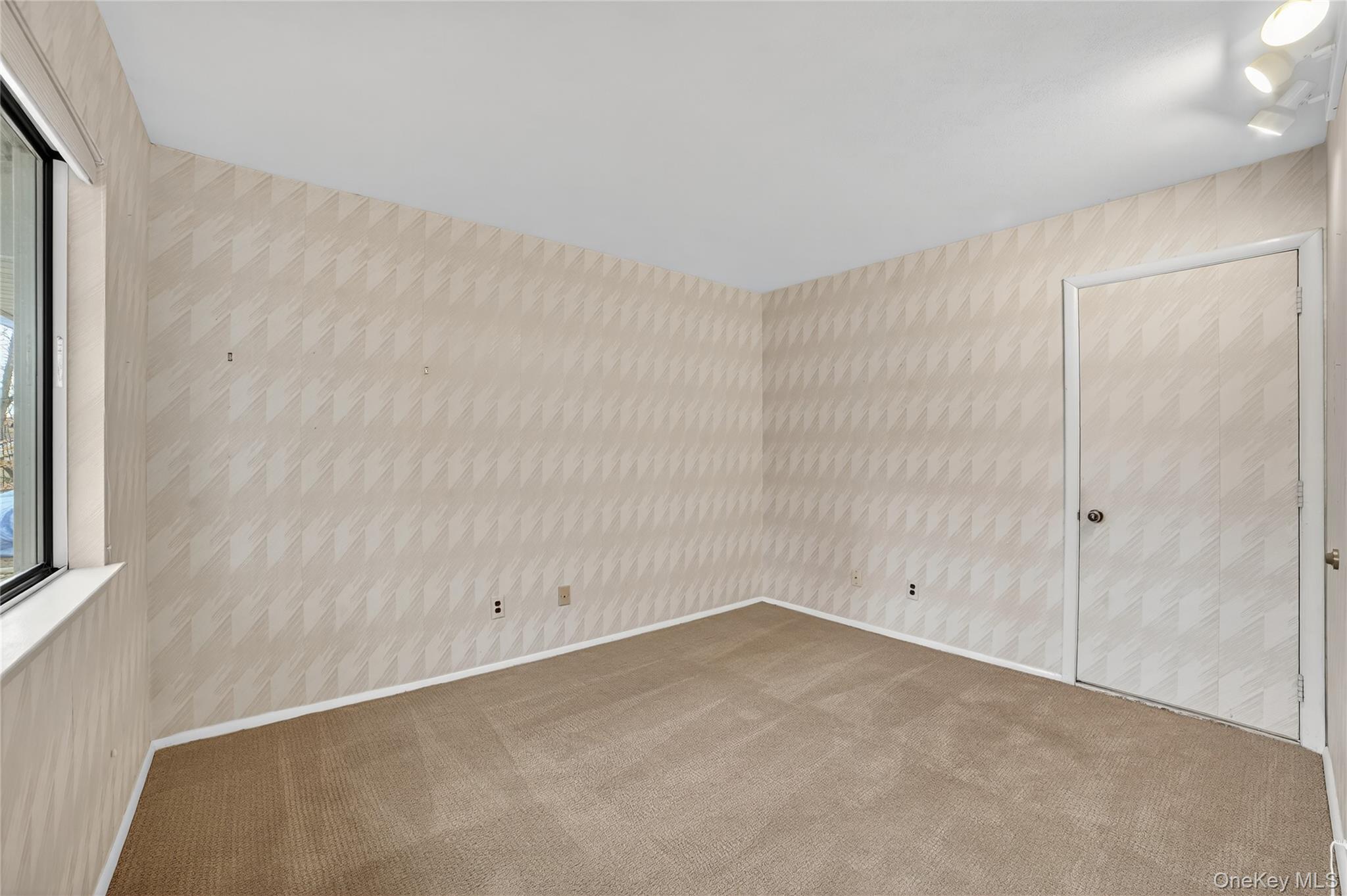 #13 photo, 170 Long Hill Drive, Jefferson Valley , NY 10598