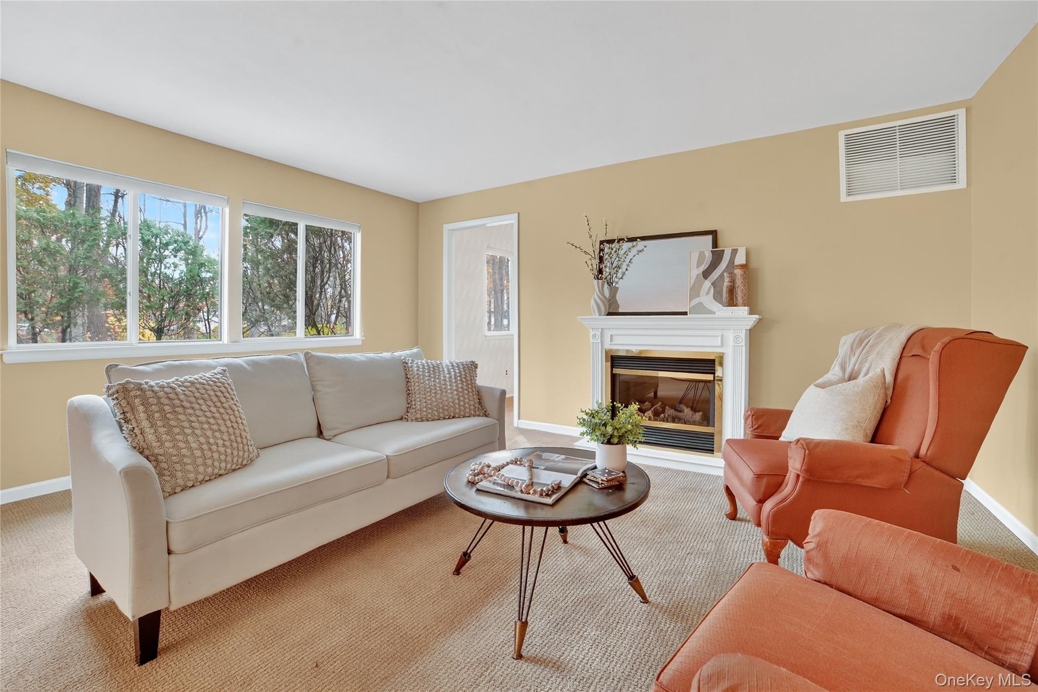 #3 photo, 170 Long Hill Drive, Jefferson Valley , NY 10598