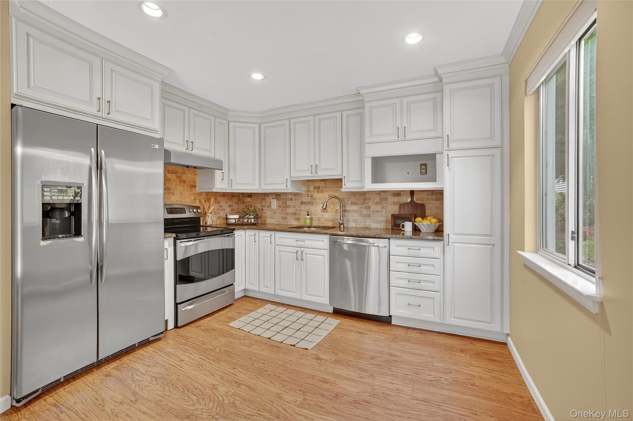 #5 photo, 170 Long Hill Drive, Jefferson Valley , NY 10598