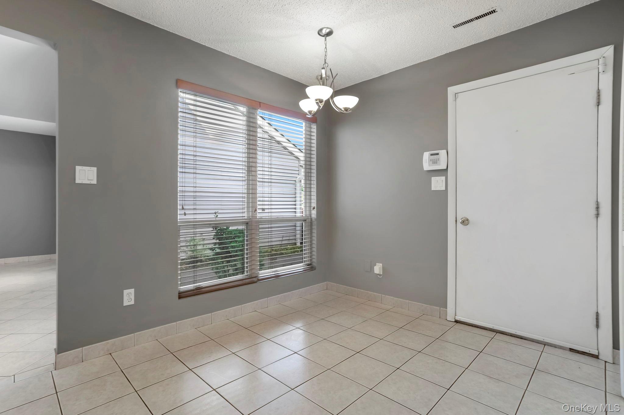 #19 photo, 401 Woodsbrook Drive, Mahopac , NY 10541