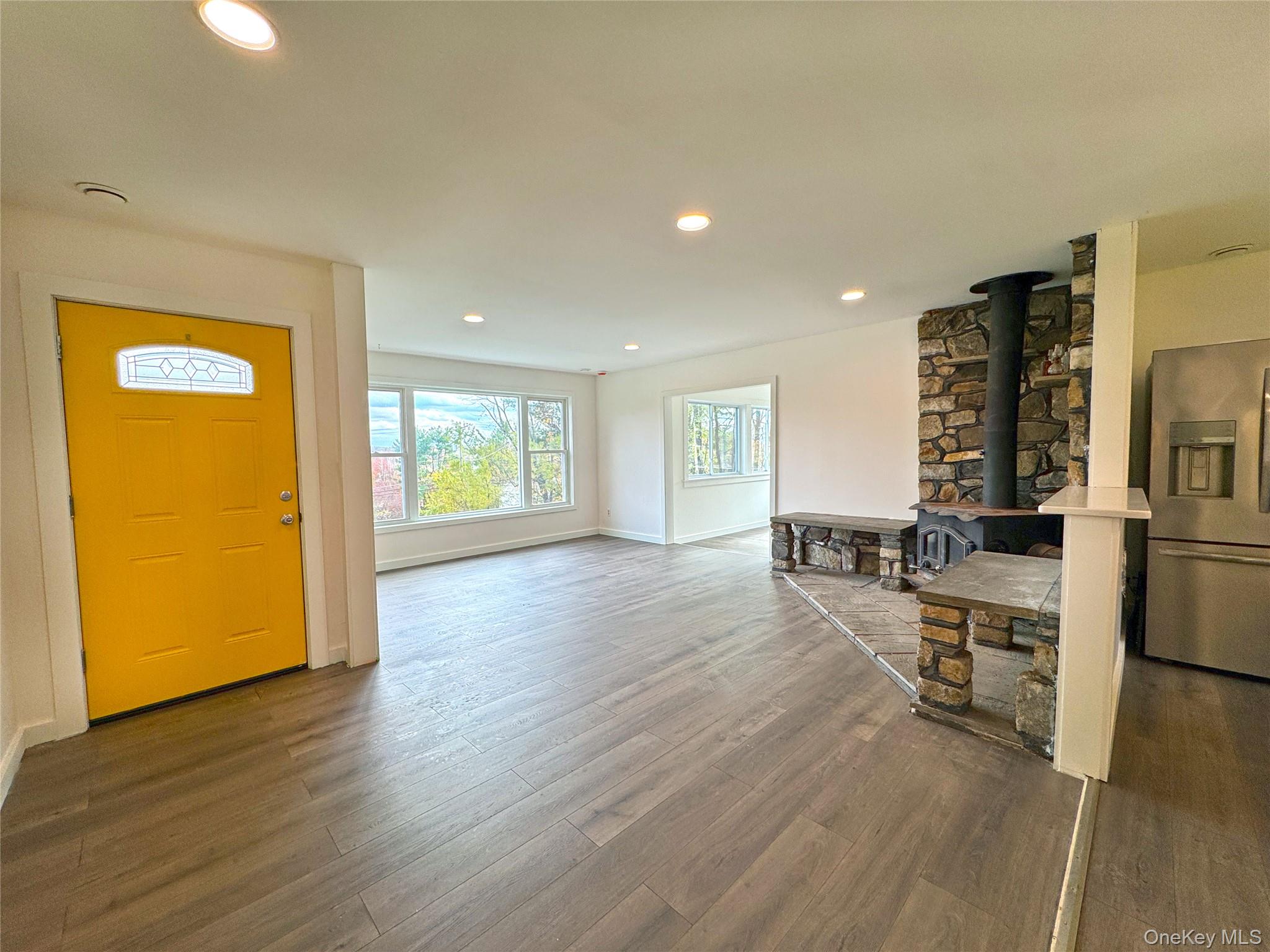 #3 photo, 125 Main Street, Lake Katrine , NY 12449