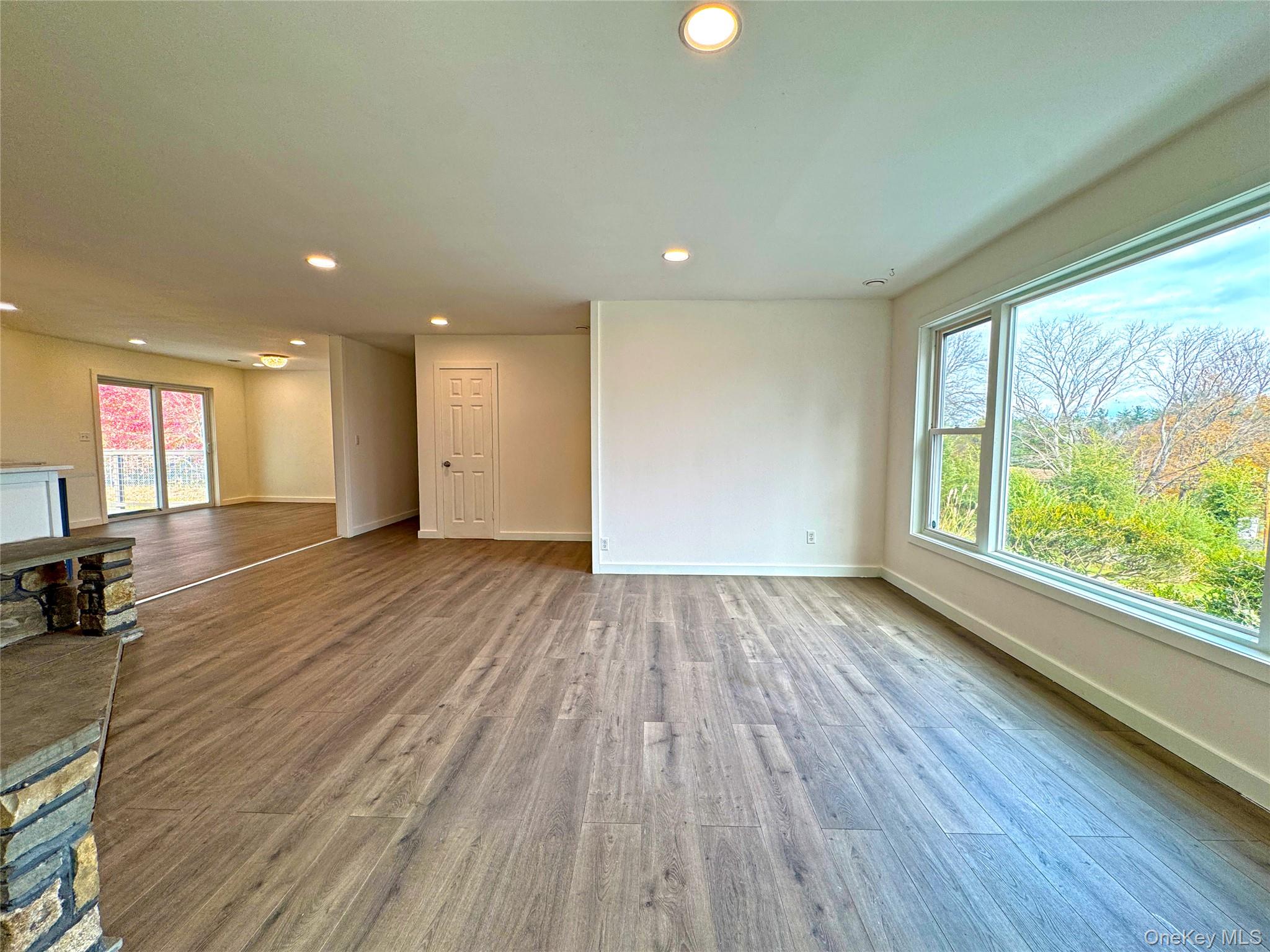 #4 photo, 125 Main Street, Lake Katrine , NY 12449