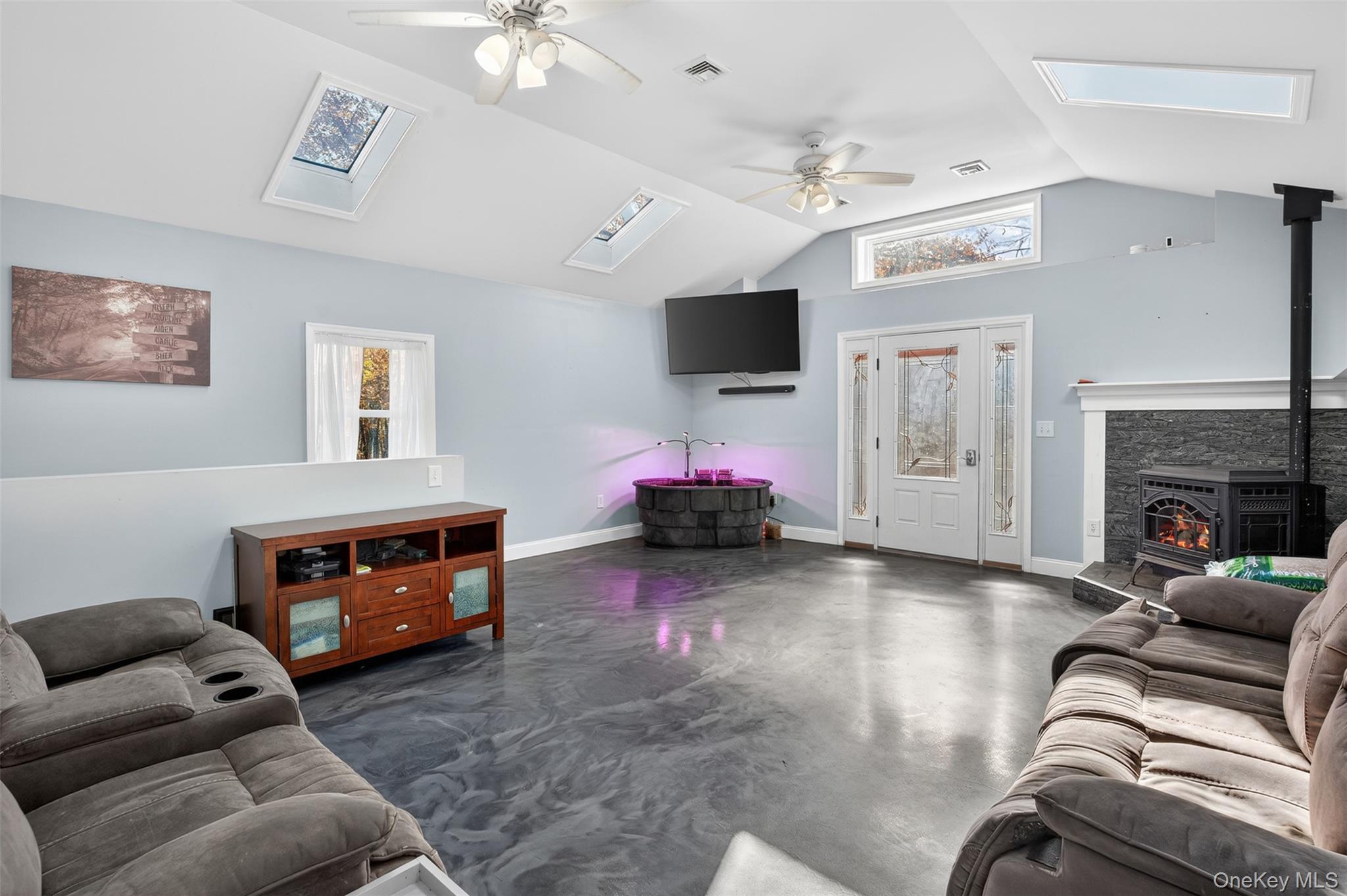 #11 photo, 72 Jersey Avenue, Unionville , NY 10988