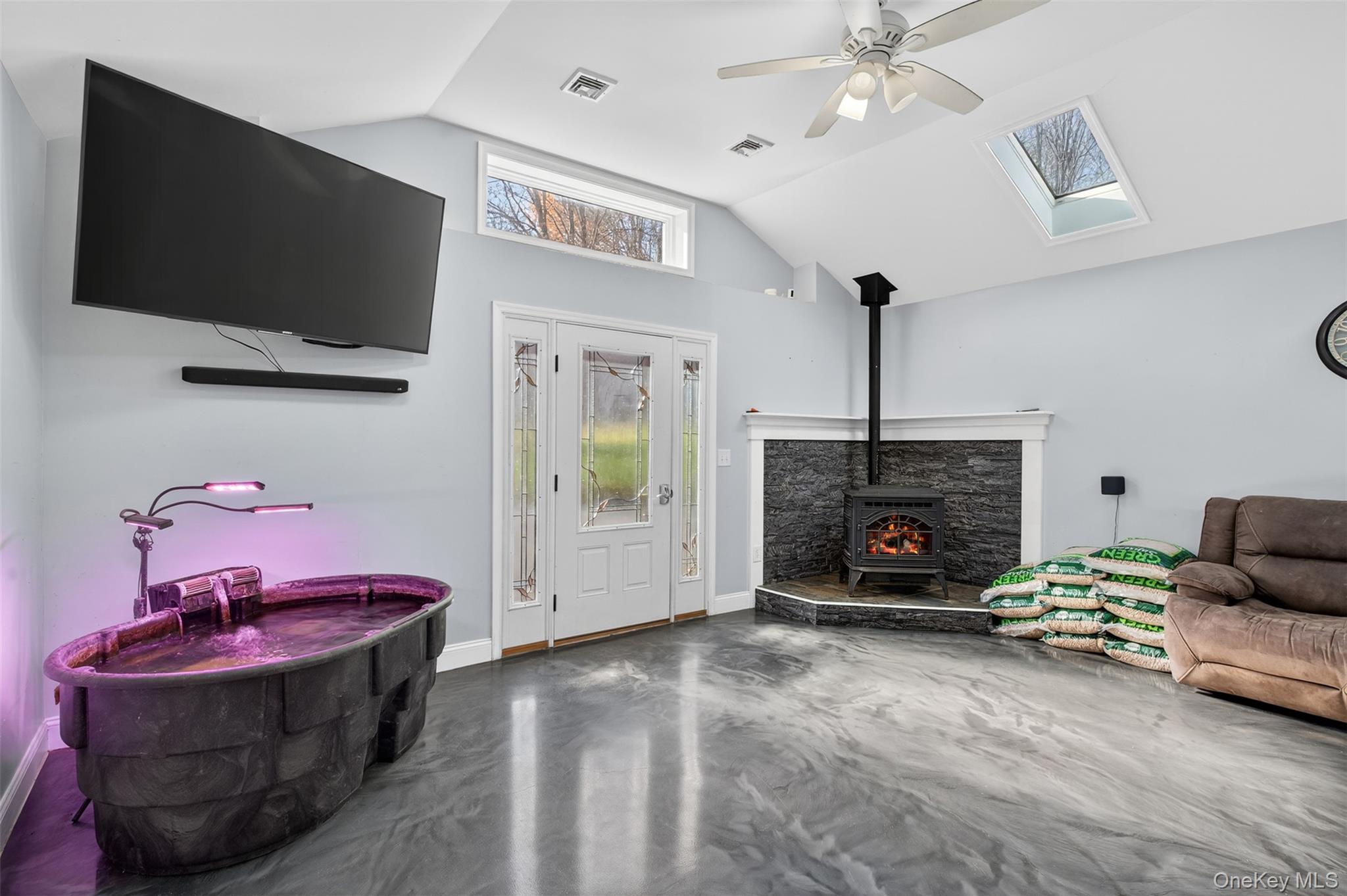 #12 photo, 72 Jersey Avenue, Unionville , NY 10988