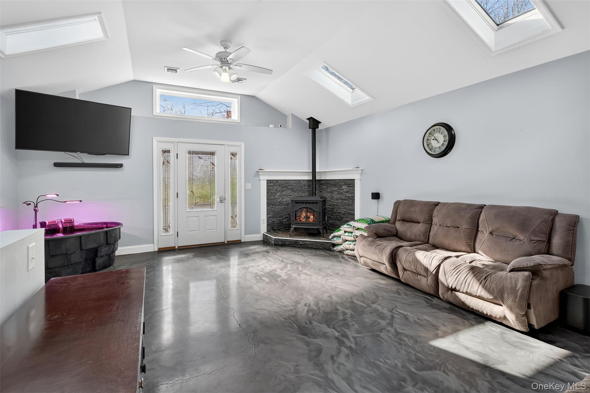 #5 photo, 72 Jersey Avenue, Unionville , NY 10988