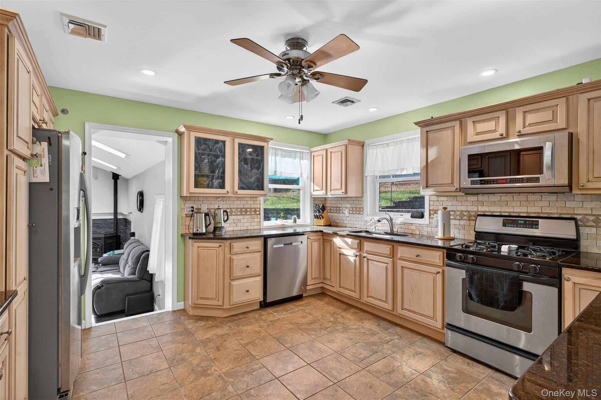 #8 photo, 72 Jersey Avenue, Unionville , NY 10988