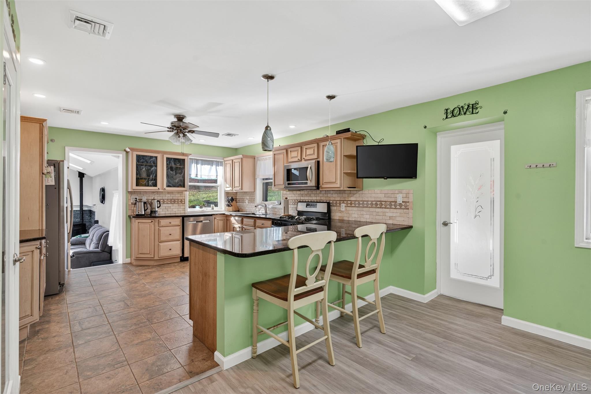 #9 photo, 72 Jersey Avenue, Unionville , NY 10988