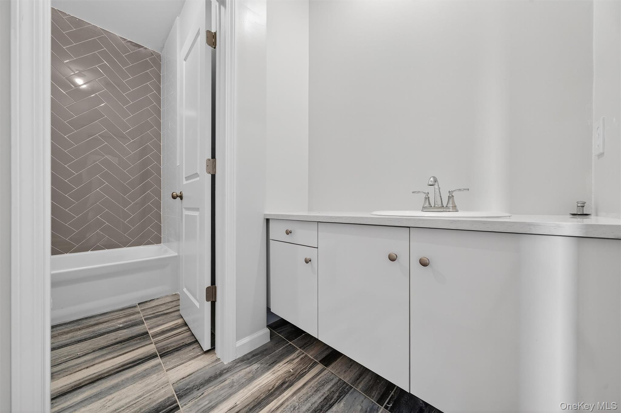 #17 photo, 7 Maglenitz Street, Palm Tree , NY 10950