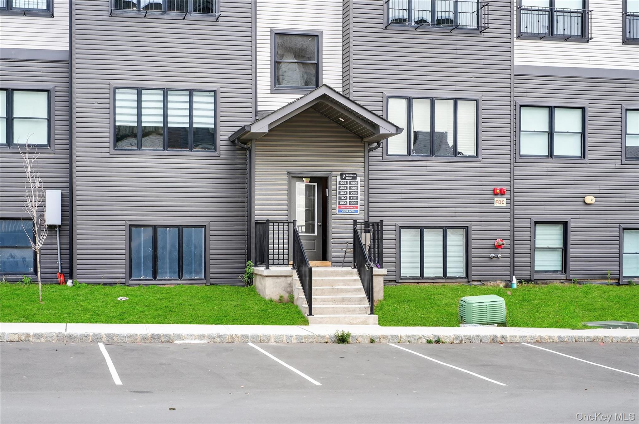 #2 photo, 7 Maglenitz Street, Palm Tree , NY 10950