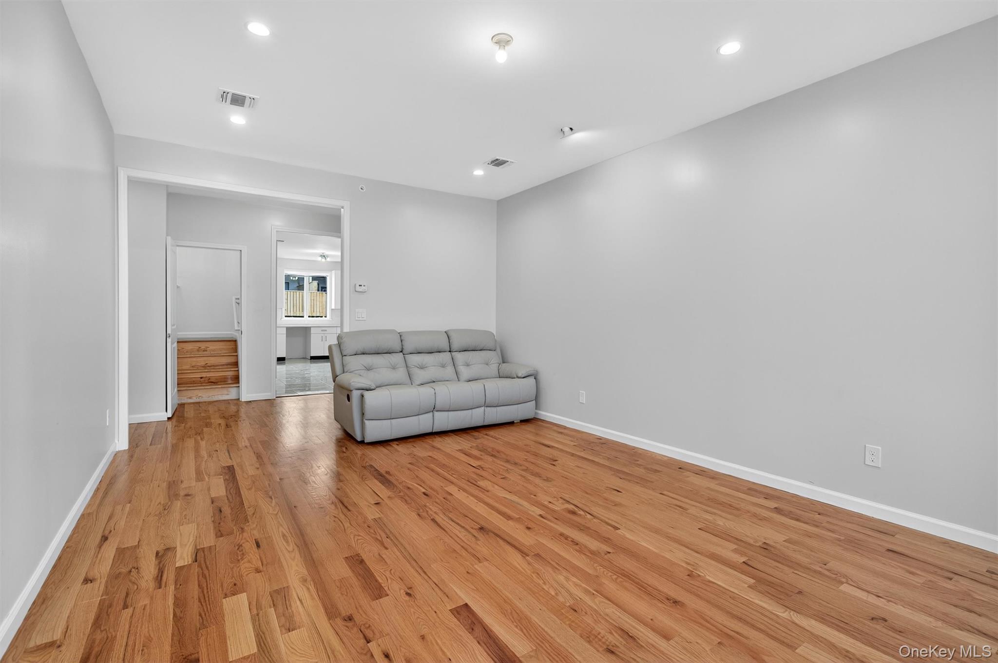 #4 photo, 7 Maglenitz Street, Palm Tree , NY 10950