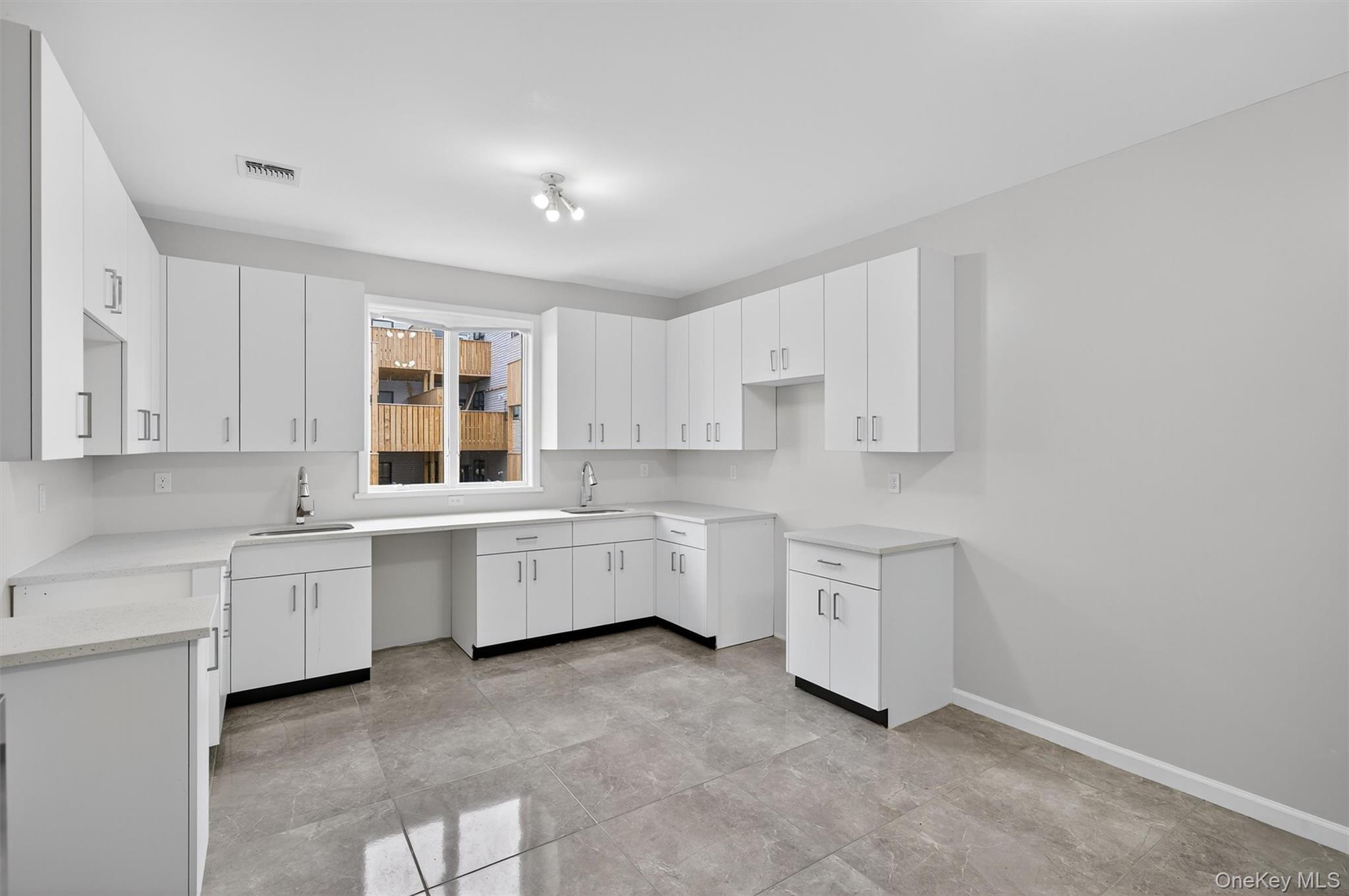 #8 photo, 7 Maglenitz Street, Palm Tree , NY 10950