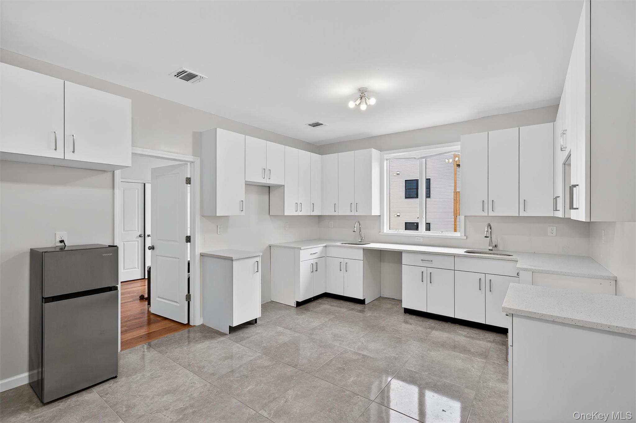 #9 photo, 7 Maglenitz Street, Palm Tree , NY 10950