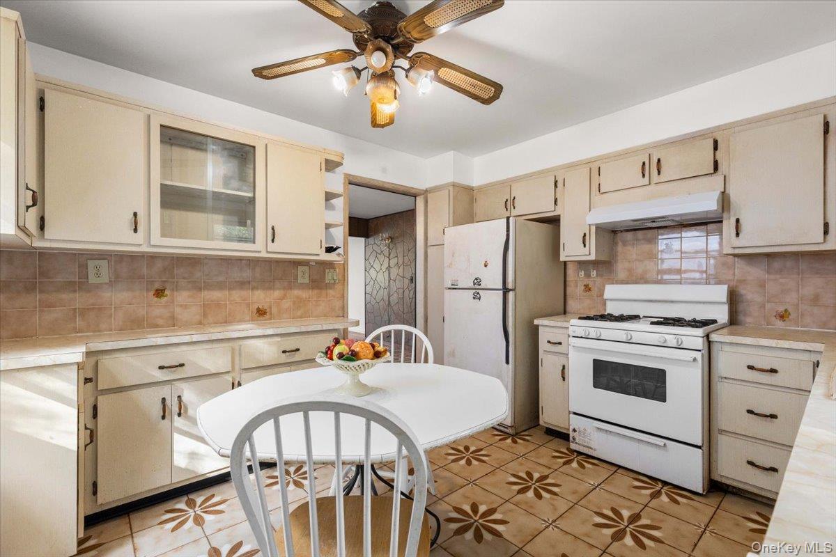 #12 photo, 64 Woodycrest Avenue, Yonkers , NY 10701