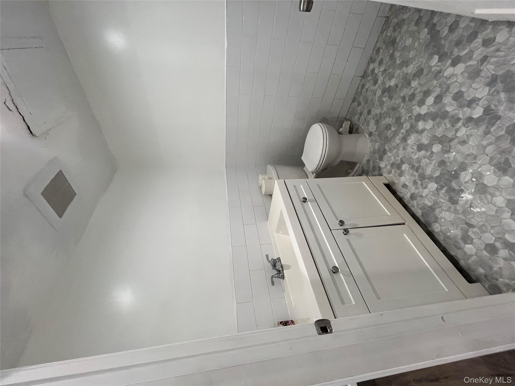 #17 photo, 2545 Sedgwick Avenue, Bronx , NY 10468