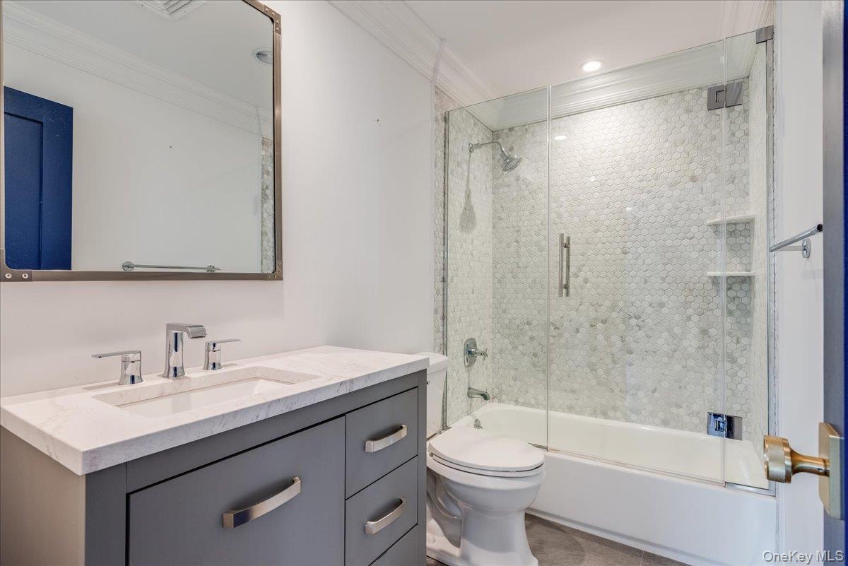 #18 photo, 95 E Main Street, Huntington , NY 11743