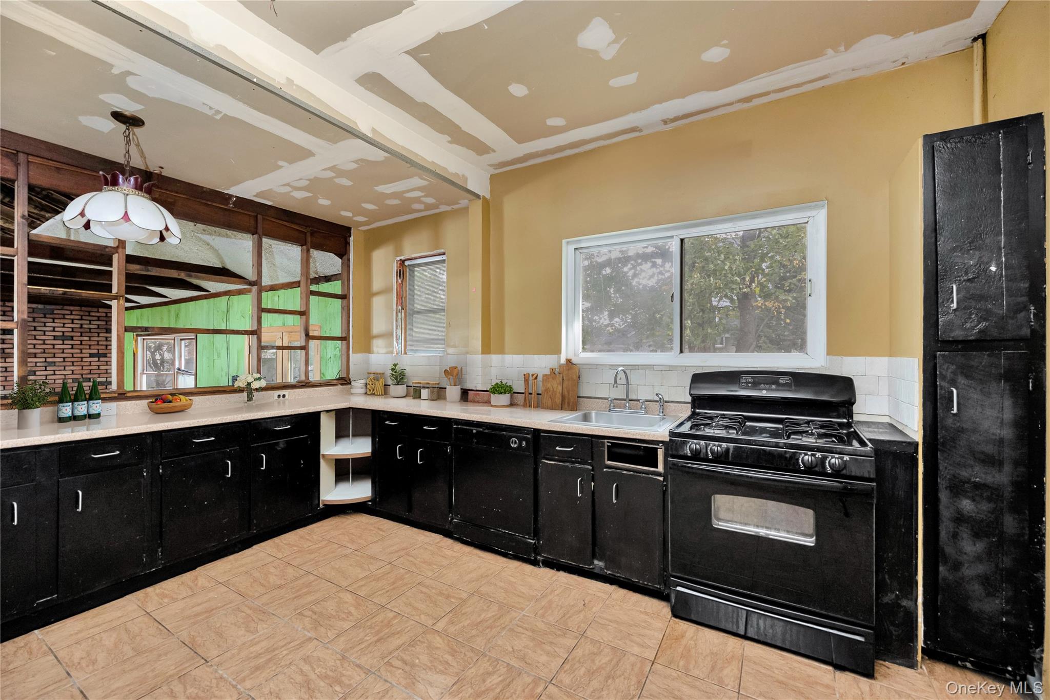 #19 photo, 73 Peterson Place, Lynbrook , NY 11563