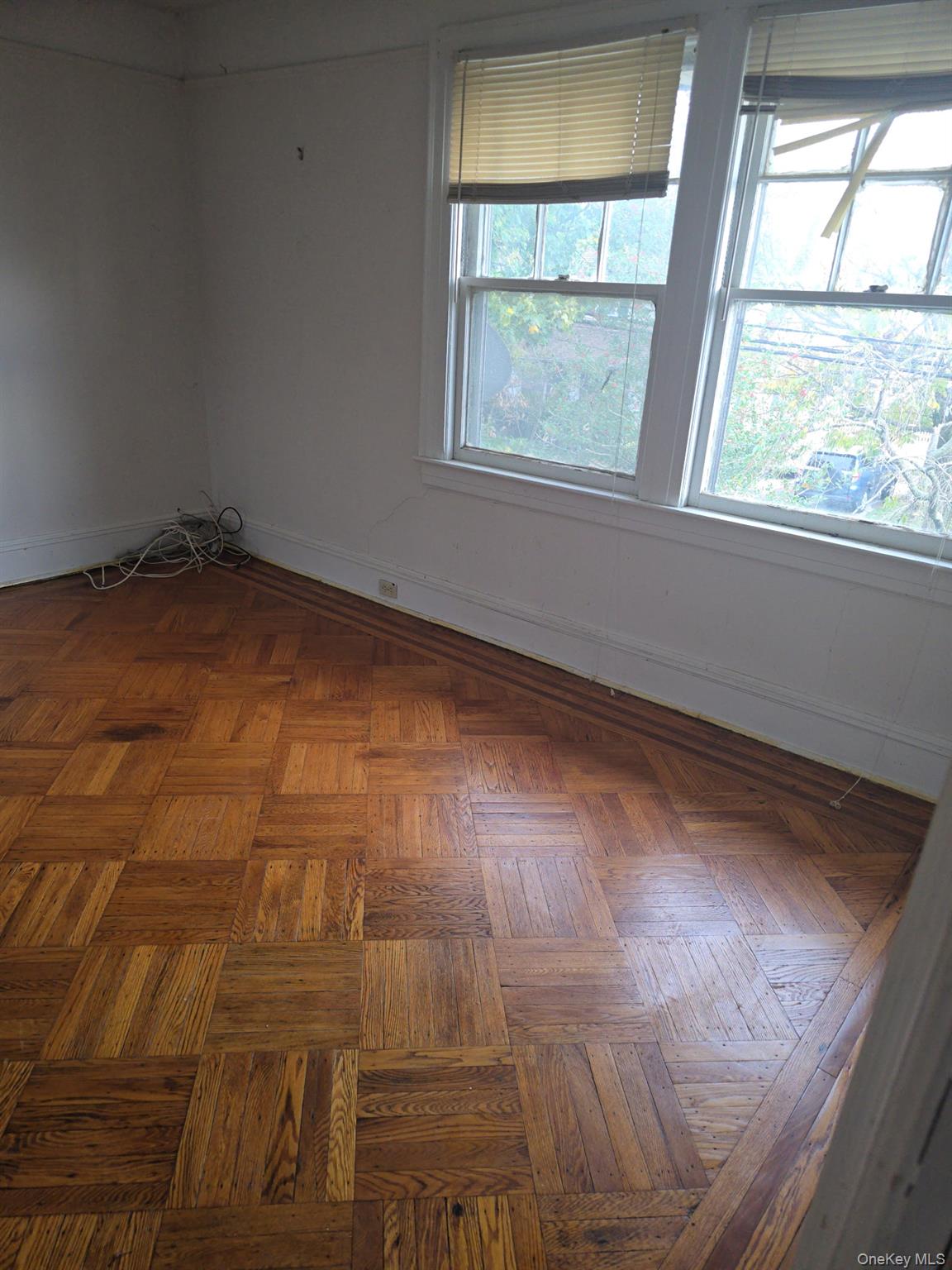 #8 photo, 73 Peterson Place, Lynbrook , NY 11563