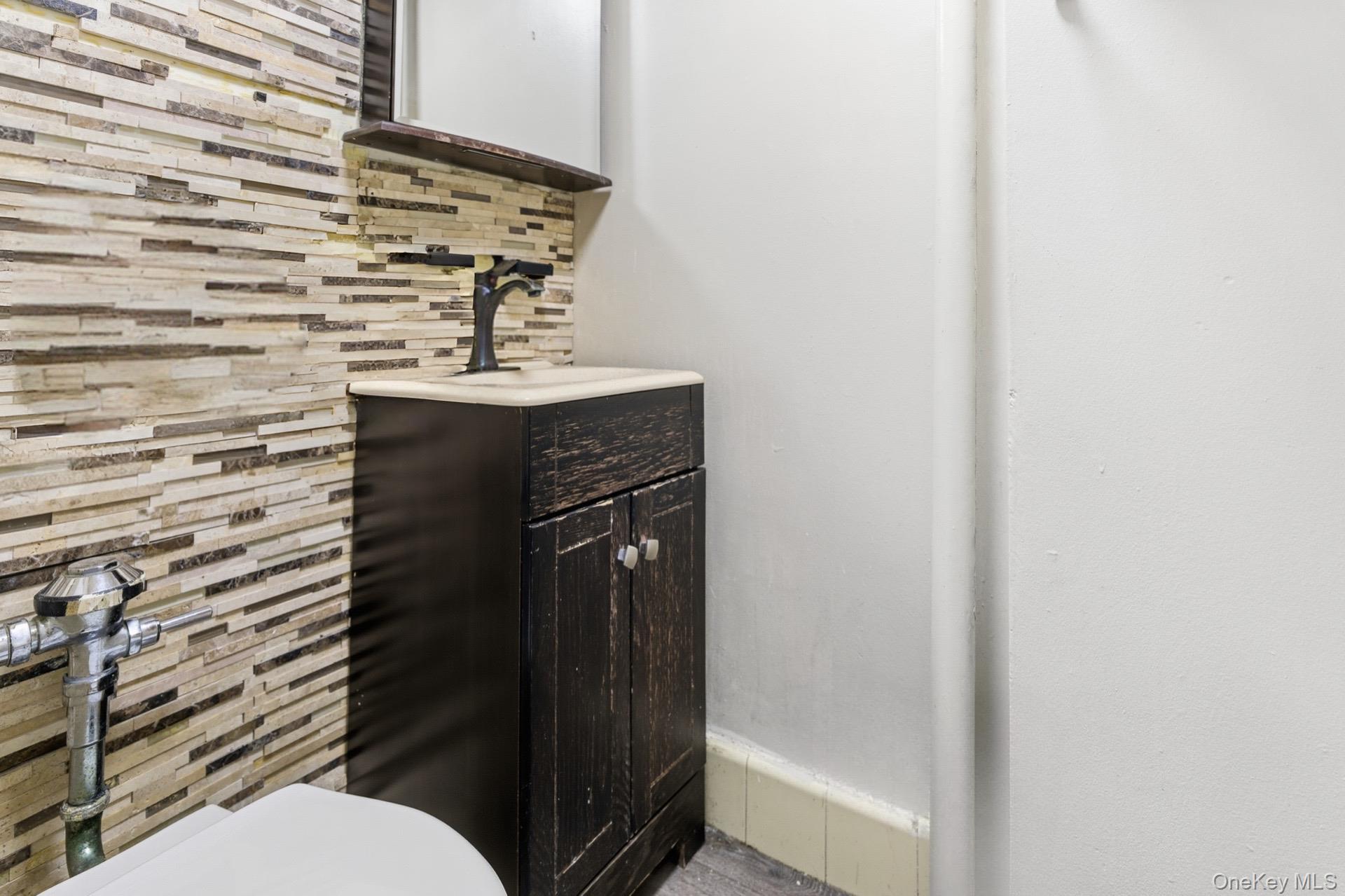 #12 photo, 88-30 182nd Street, Hollis , NY 11423