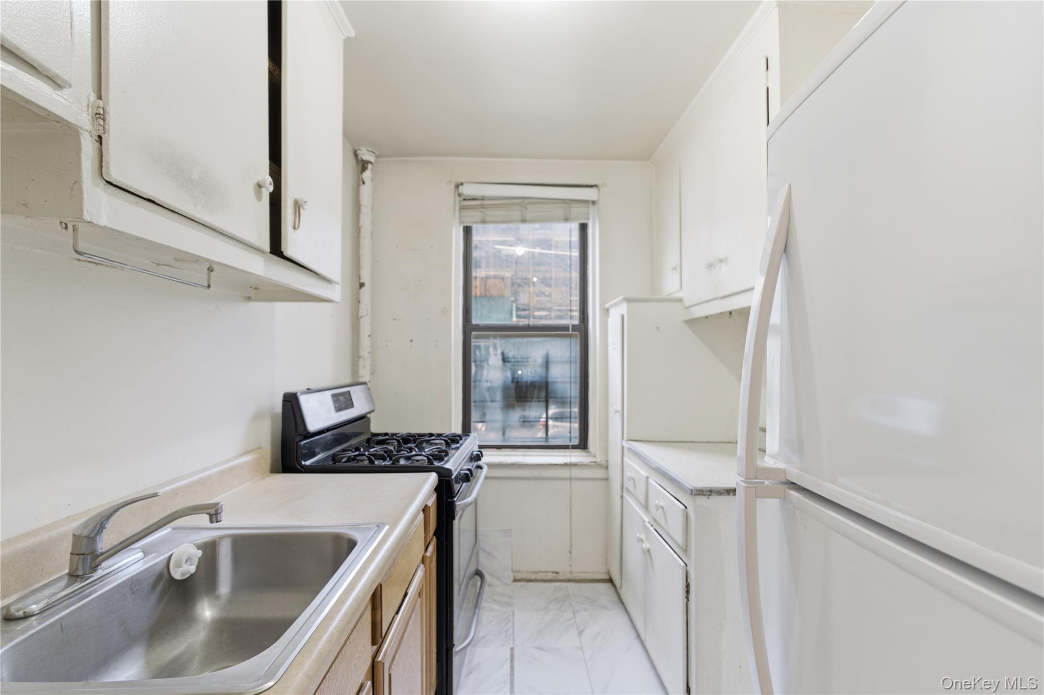 #6 photo, 88-30 182nd Street, Hollis , NY 11423