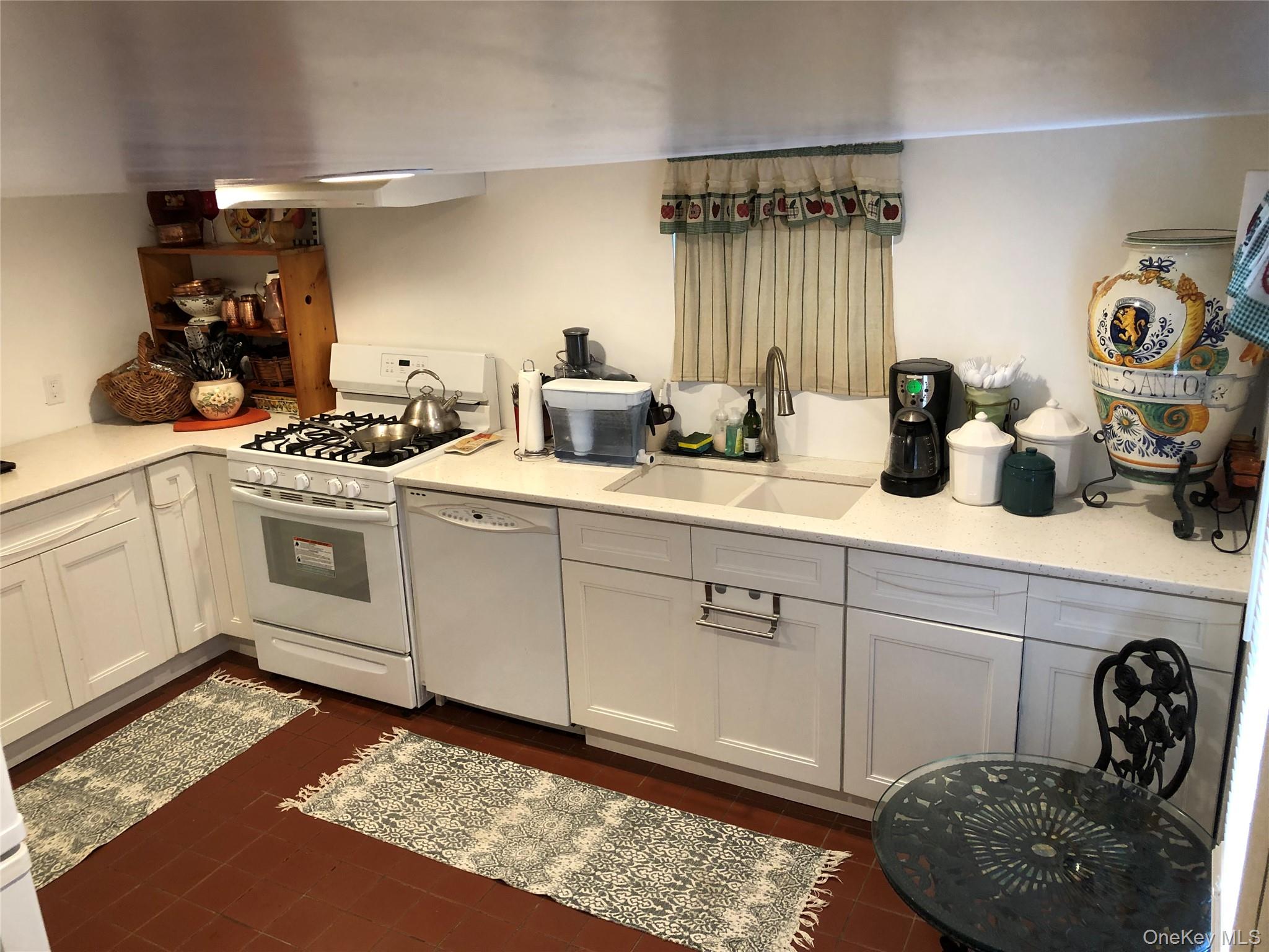 #11 photo, 1673 Northern Boulevard, Roslyn , NY 11576