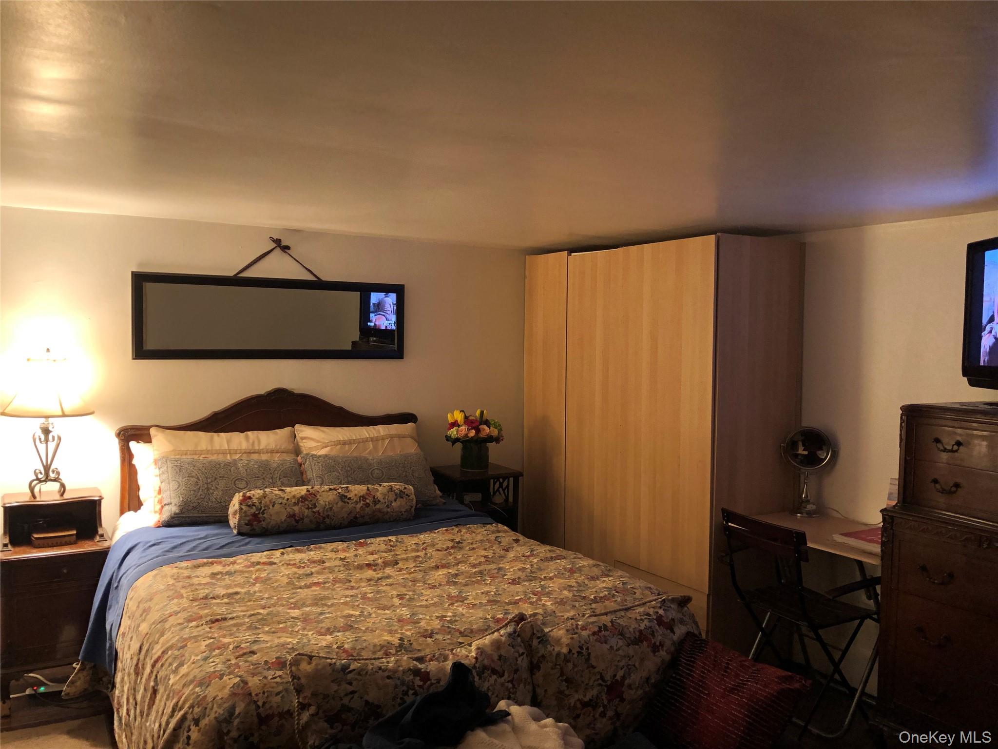 #3 photo, 1673 Northern Boulevard, Roslyn , NY 11576