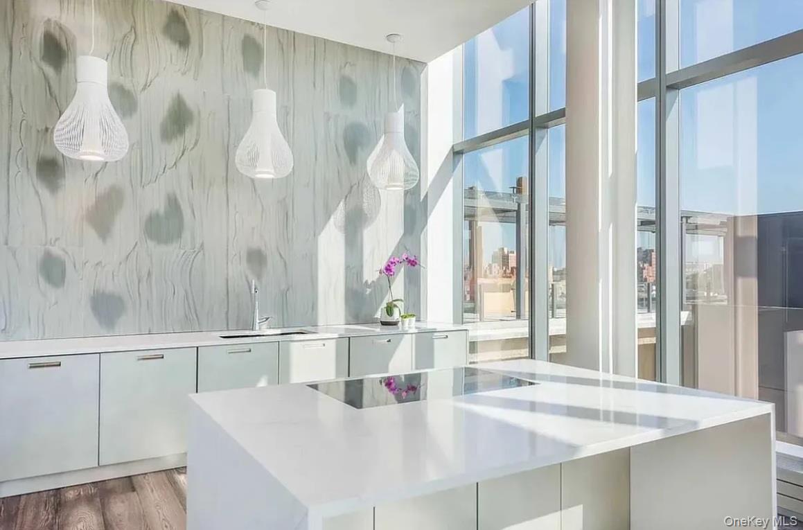 #12 photo, 131-05 40th Road, Flushing , NY 11354