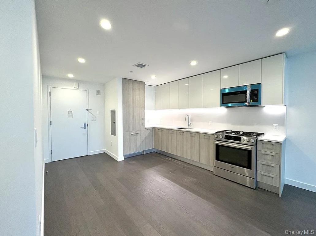 #2 photo, 131-05 40th Road, Flushing , NY 11354