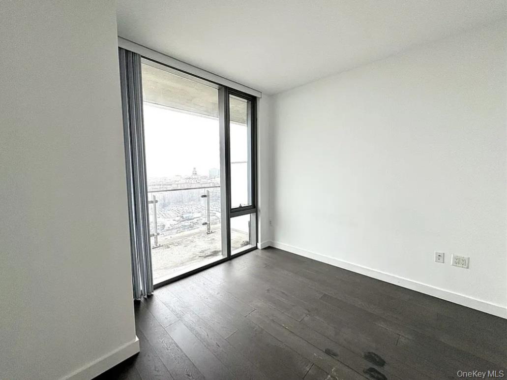 #4 photo, 131-05 40th Road, Flushing , NY 11354