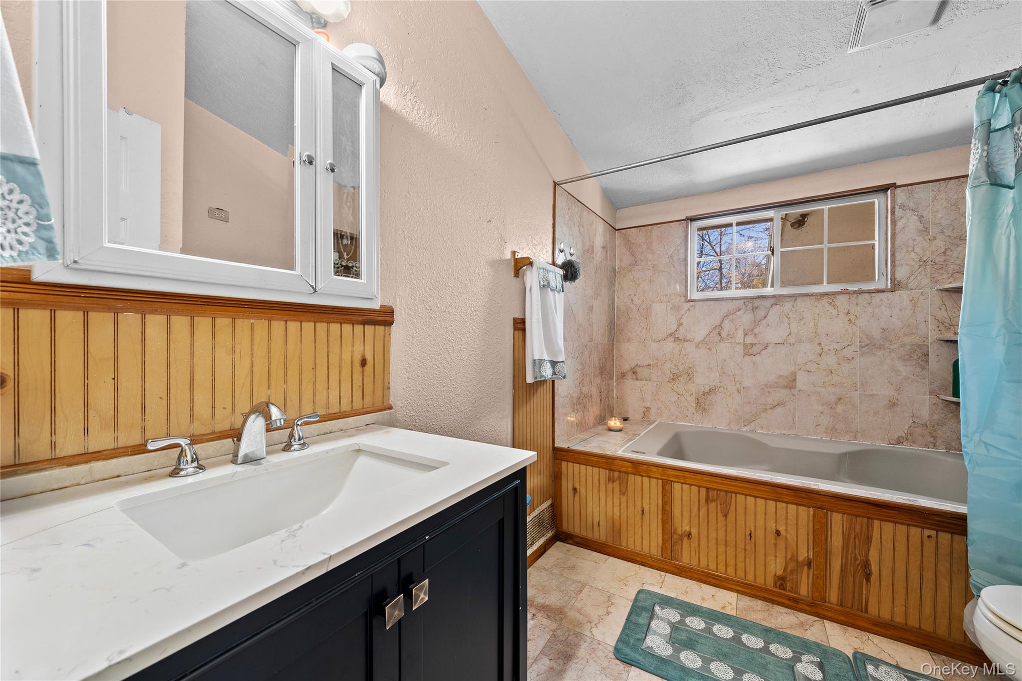 #11 photo, 94 3rd Avenue, Brentwood , NY 11717