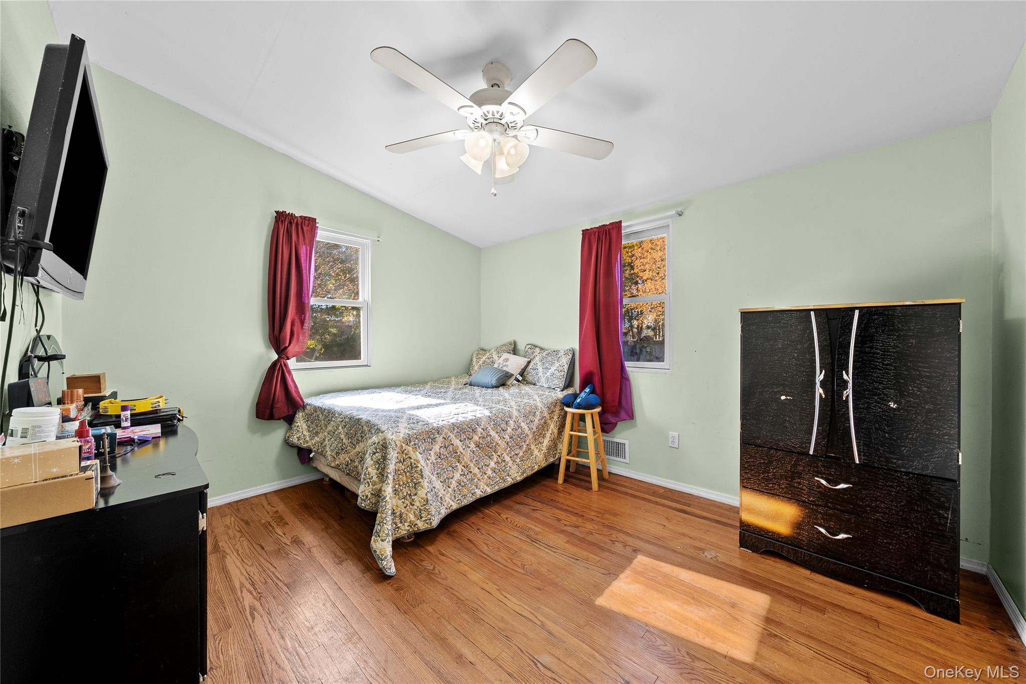 #13 photo, 94 3rd Avenue, Brentwood , NY 11717