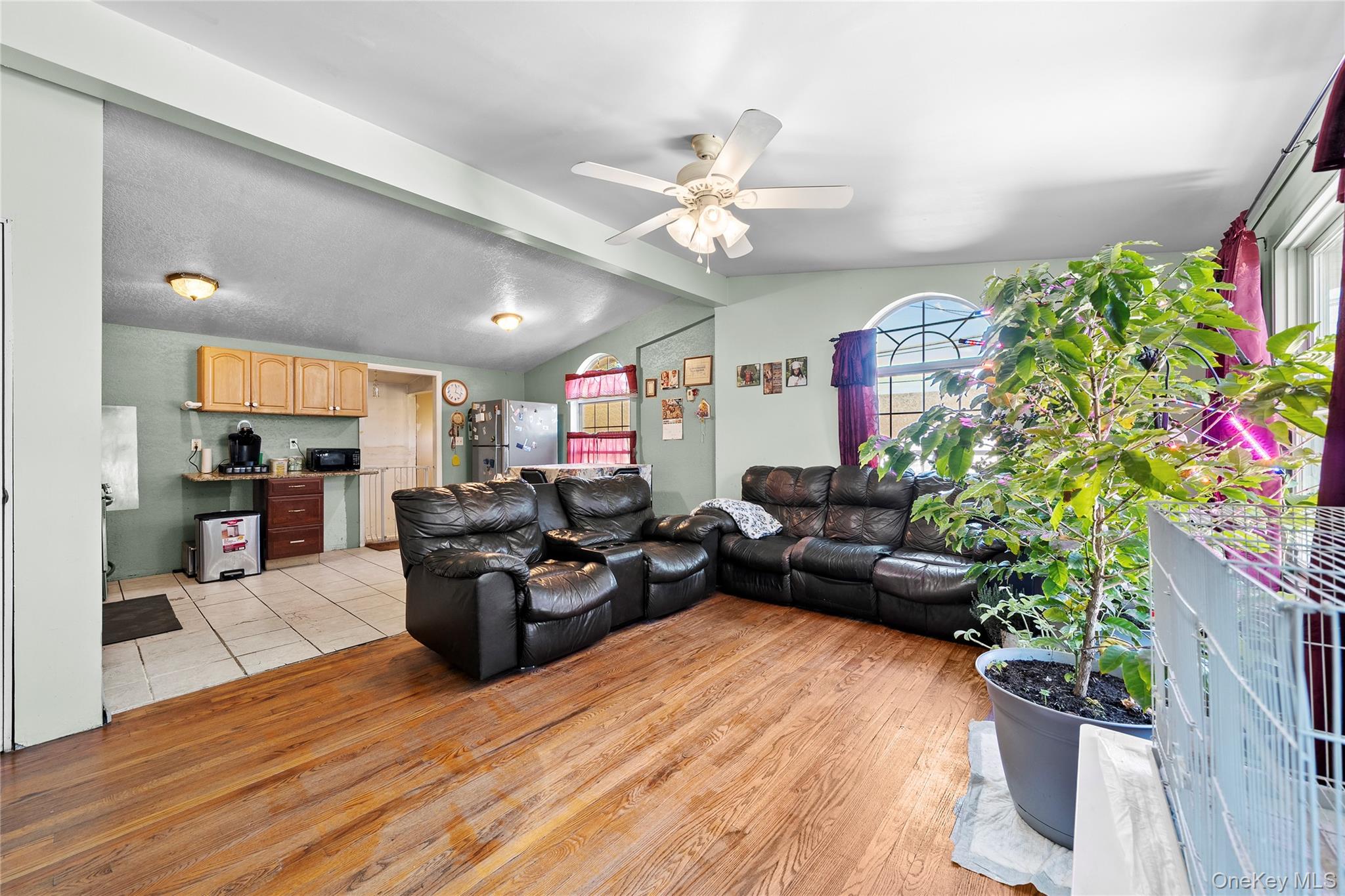 #4 photo, 94 3rd Avenue, Brentwood , NY 11717