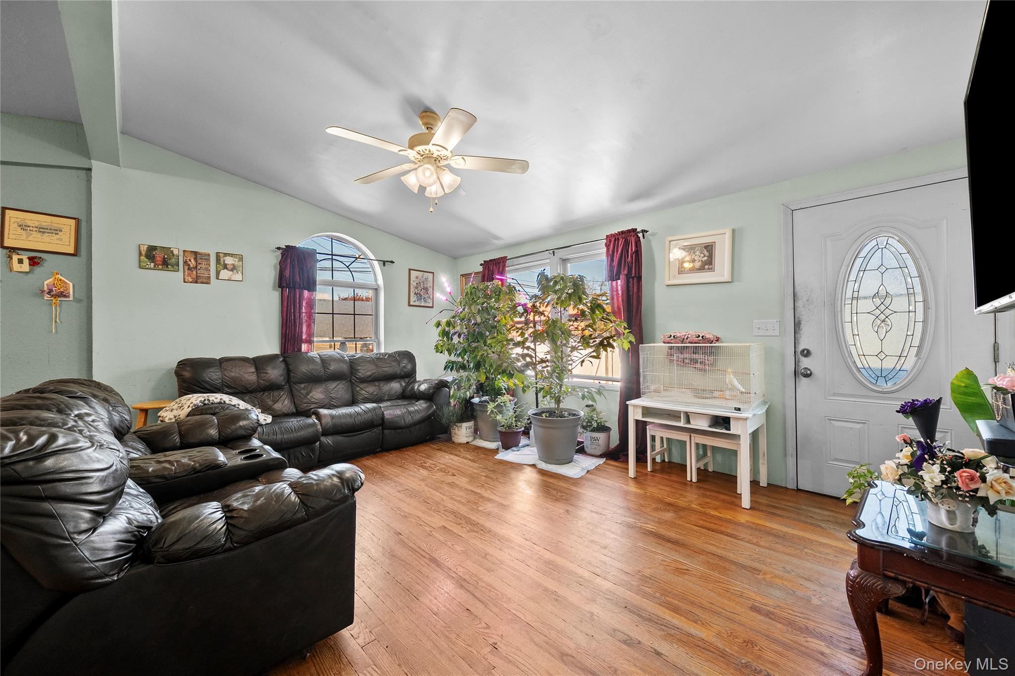 #5 photo, 94 3rd Avenue, Brentwood , NY 11717