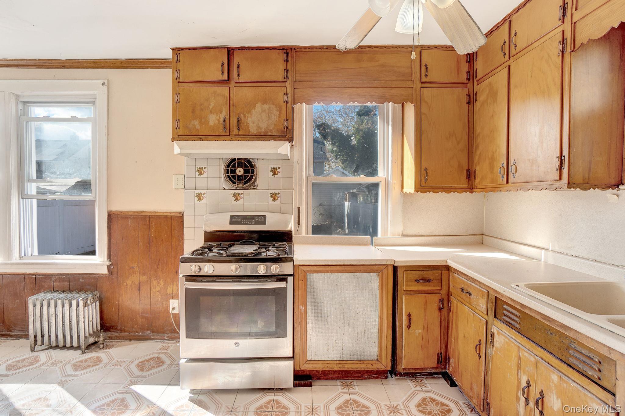 #15 photo, 114-42 211th St, קווינס Cambria Heights , NY 11411