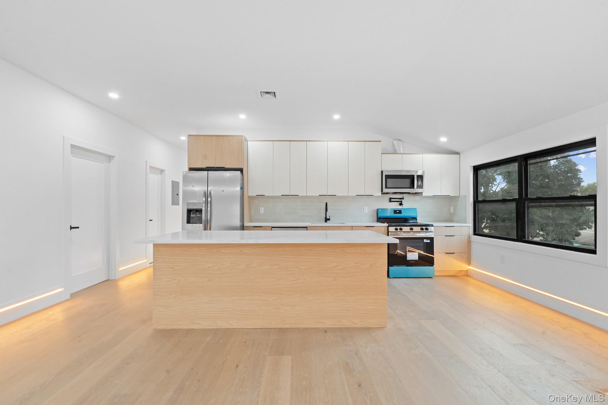 #16 photo, 11620 194th Street, Saint Albans , NY 11412