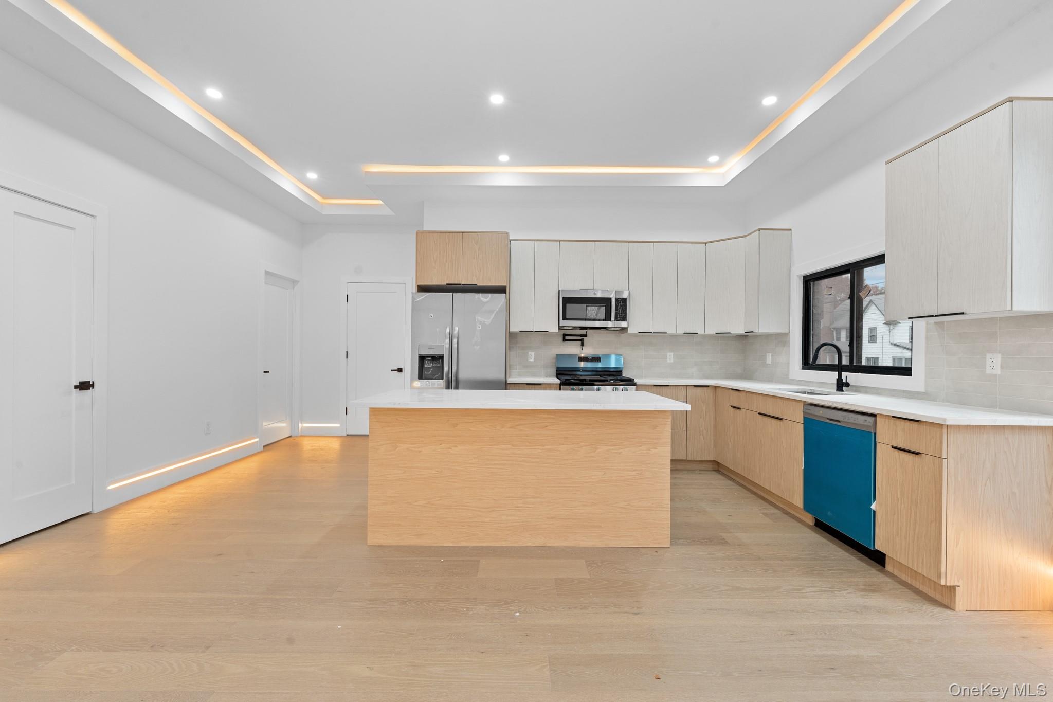 #4 photo, 11620 194th Street, Saint Albans , NY 11412