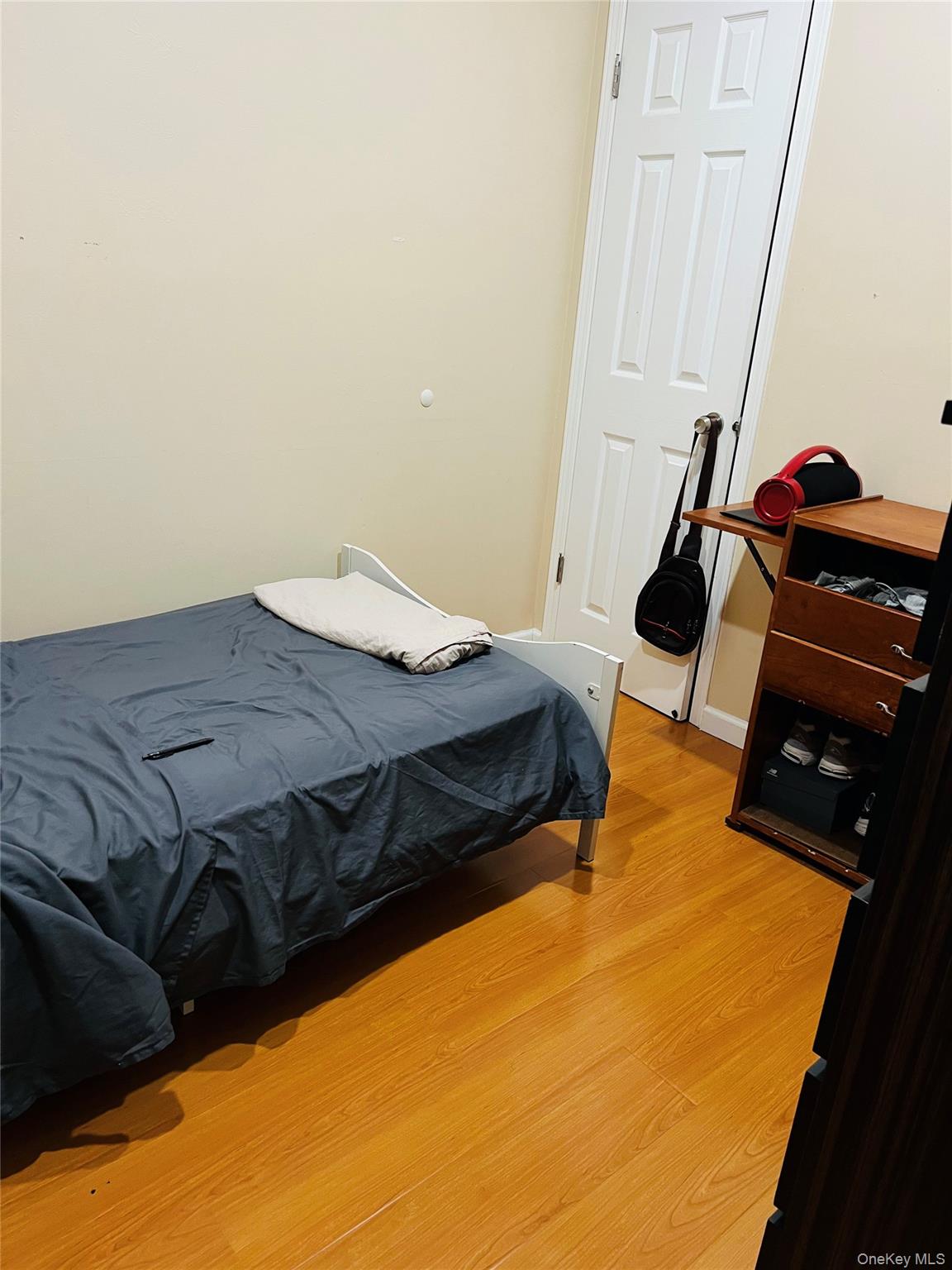 #4 photo, 47-25 212 Street, Bayside , NY 11361