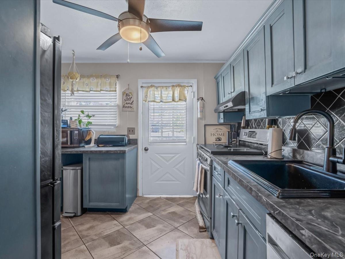 #11 photo, 121 S 30th Street, Wyandanch , NY 11798