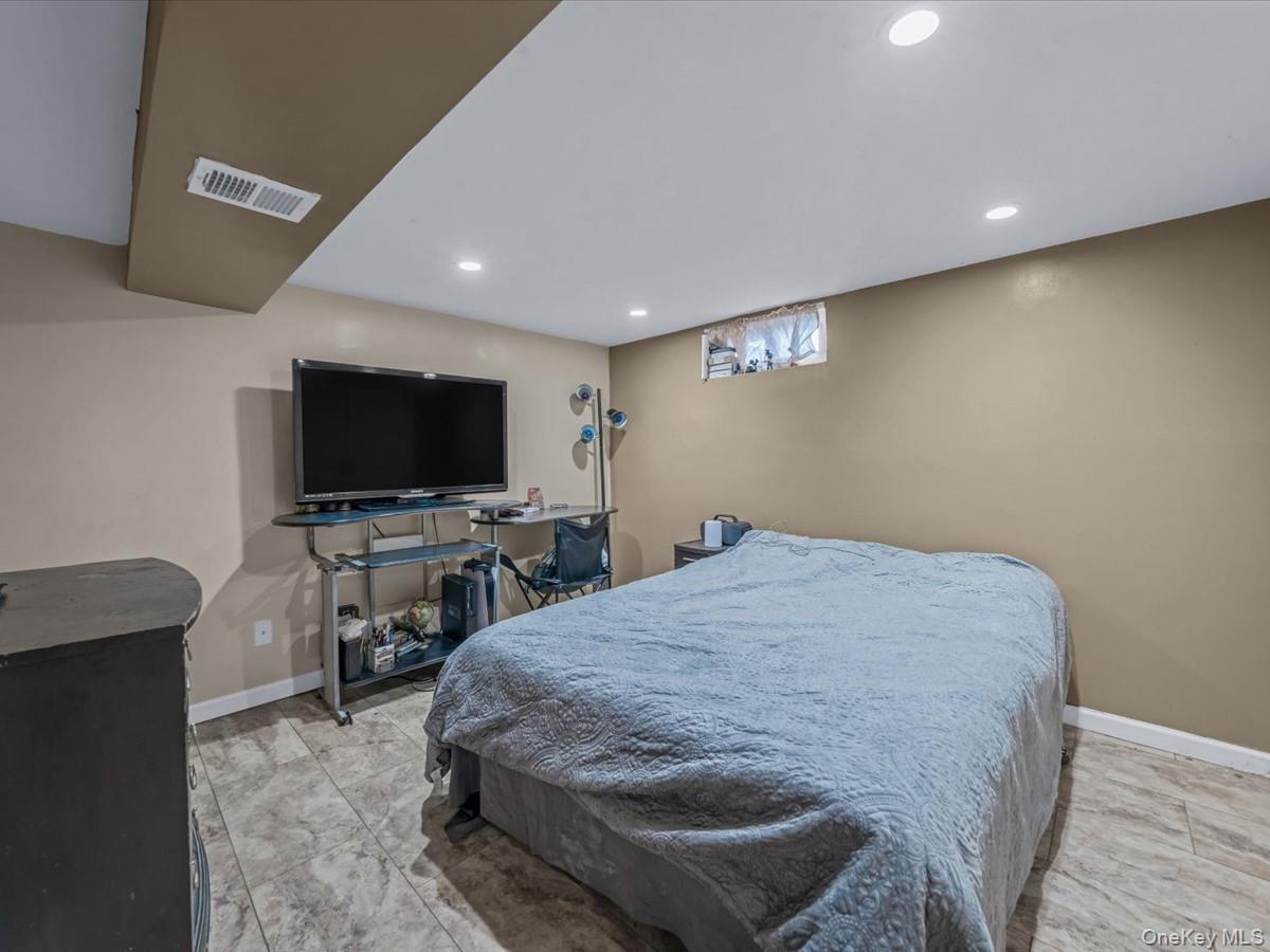 #20 photo, 121 S 30th Street, Wyandanch , NY 11798