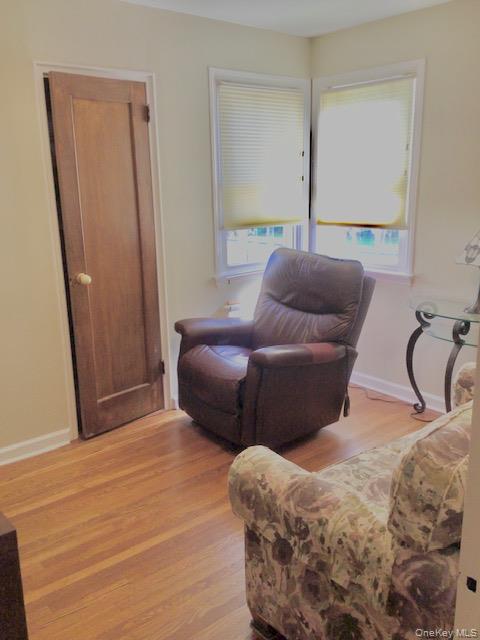 #8 photo, 8211 260th Street, Glen Oaks , NY 11004