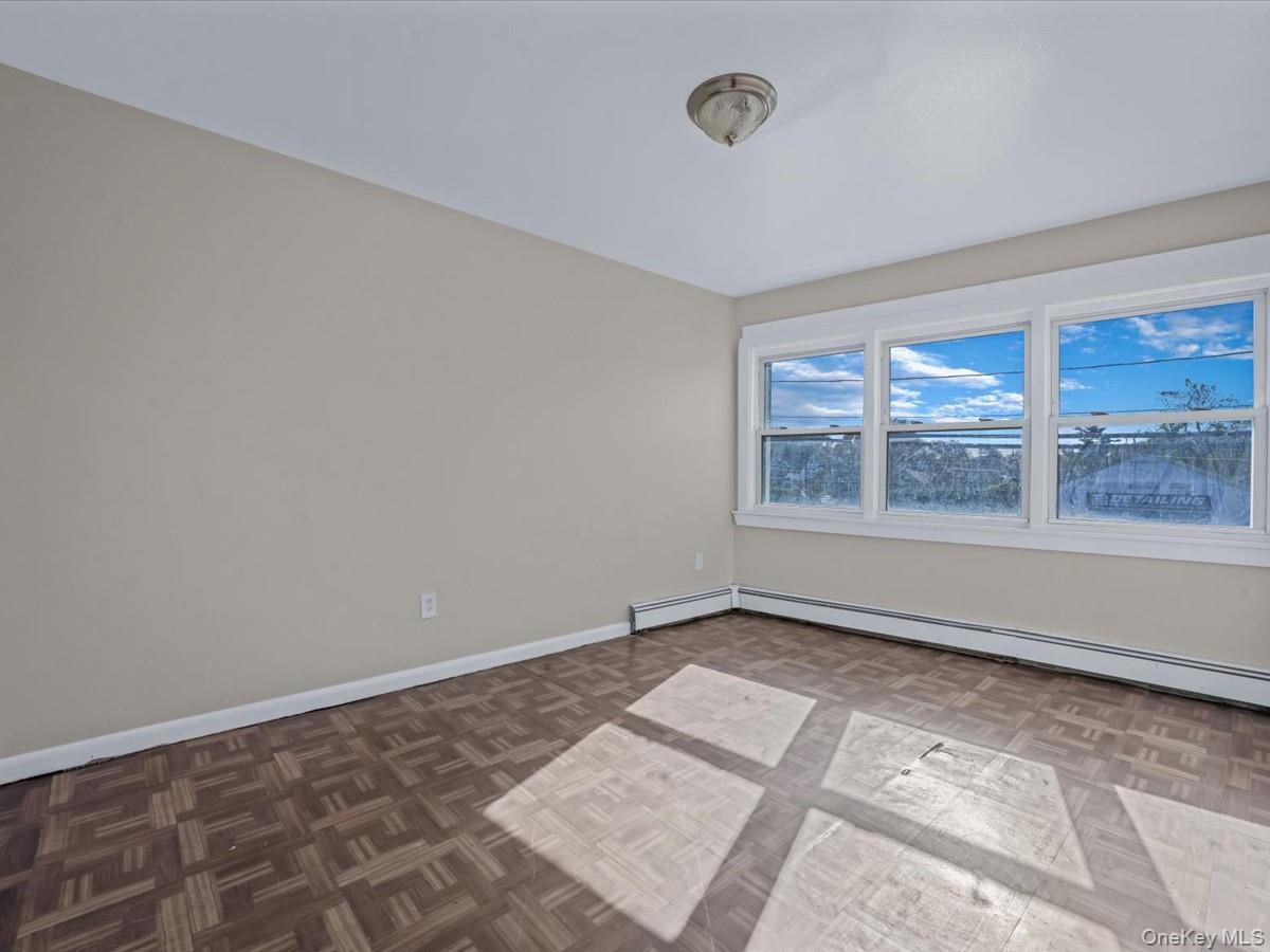 #13 photo, 1315 Dekoven Street, Rockville Centre , NY 11570