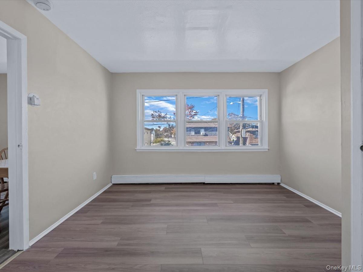 #6 photo, 1315 Dekoven Street, Rockville Centre , NY 11570