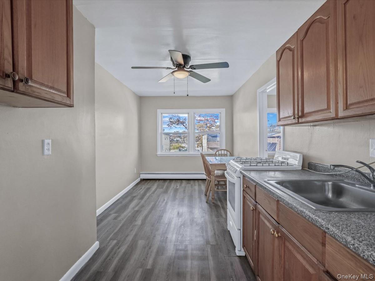 #8 photo, 1315 Dekoven Street, Rockville Centre , NY 11570