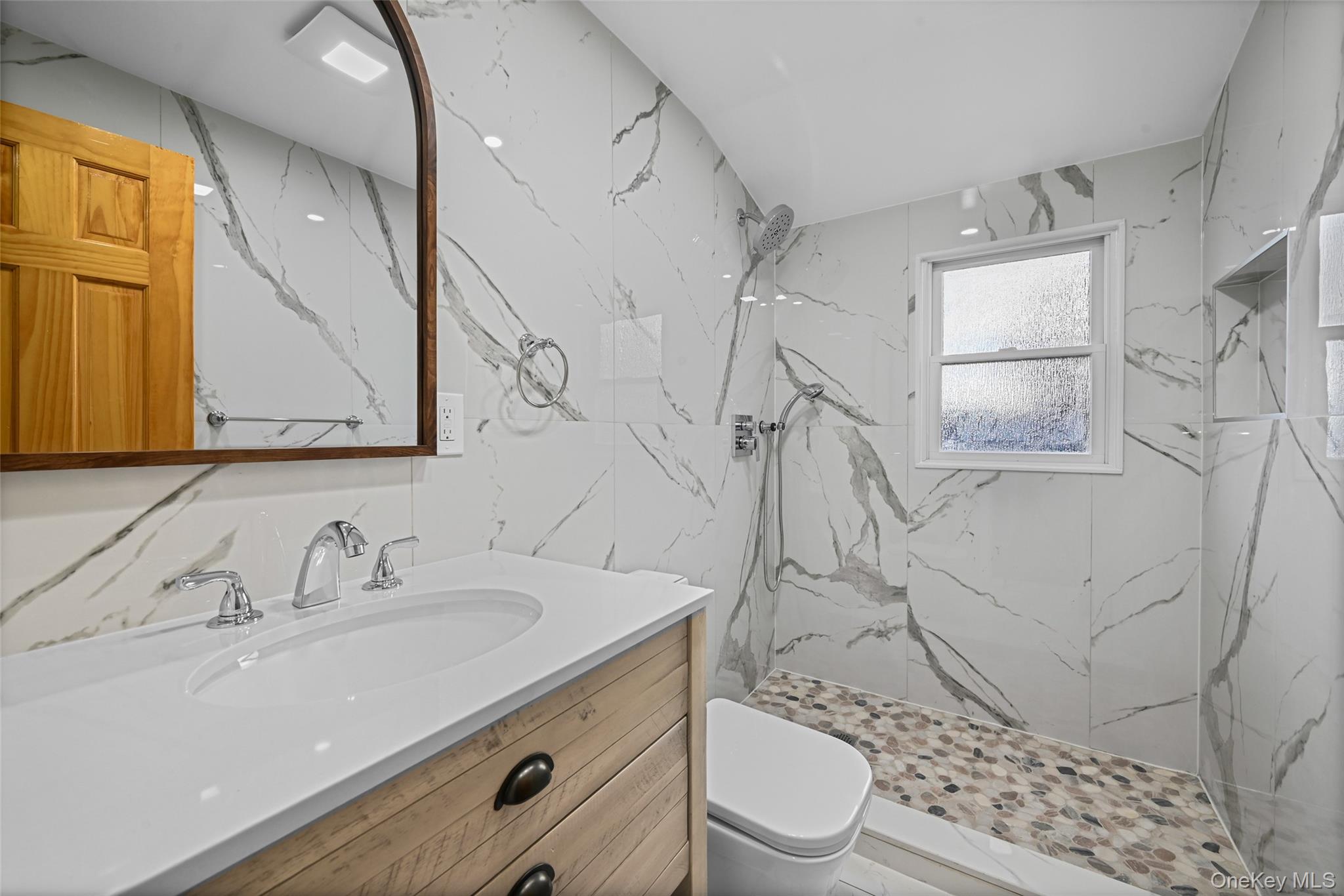 #13 photo, 48 Circle Dr, Westbury , NY 11590