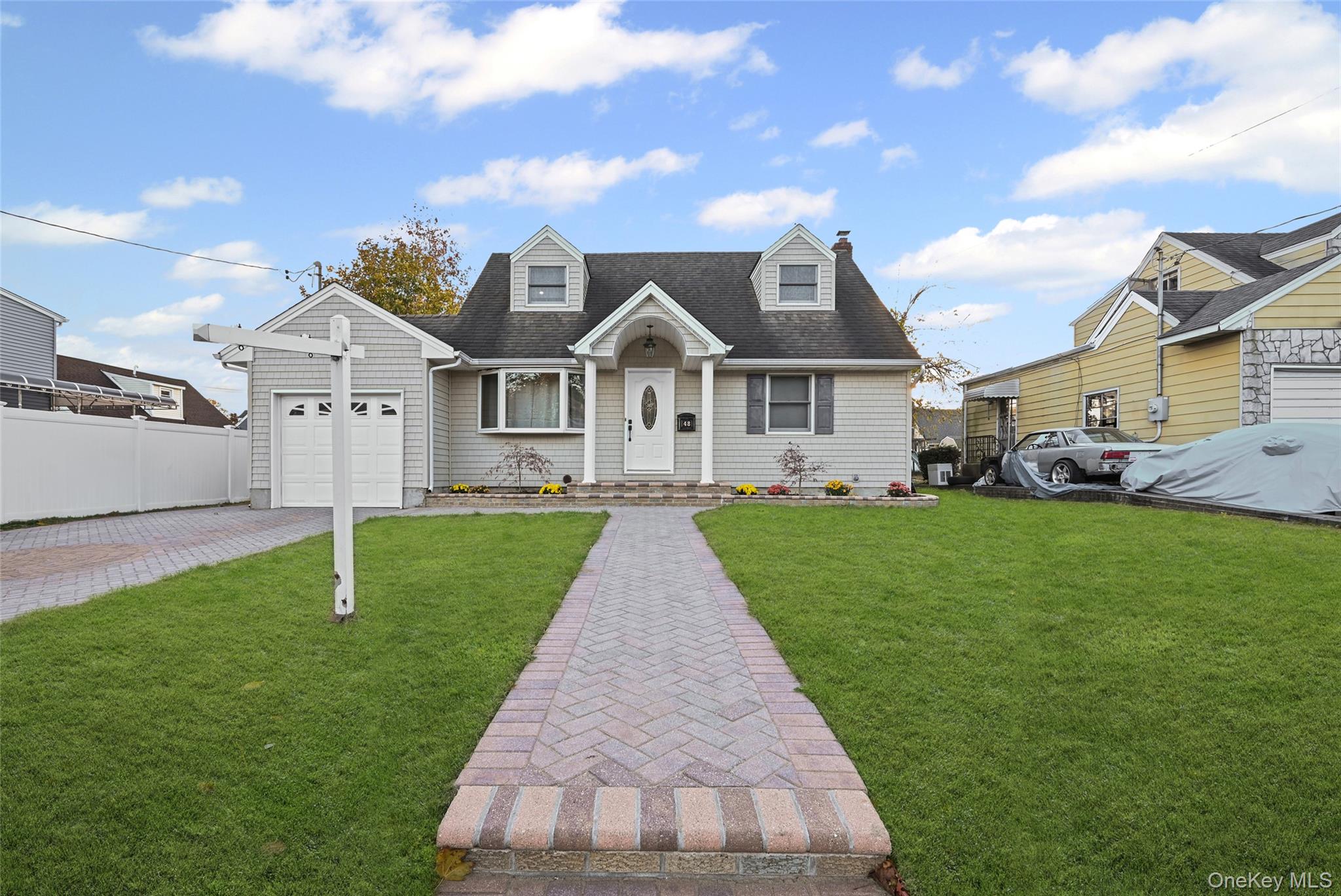 #17 photo, 48 Circle Dr, Westbury , NY 11590