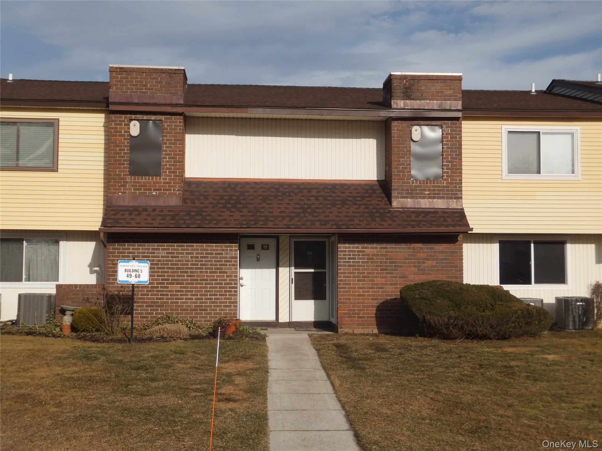 #1 photo, 53 Pointe Circle, Coram , NY 11727