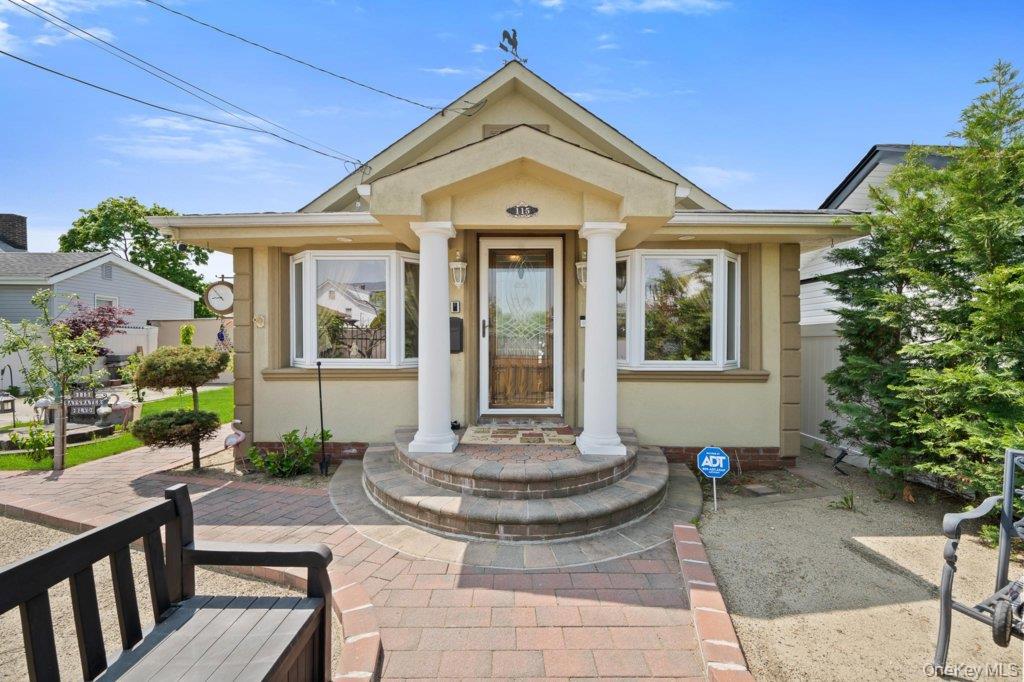 #1 photo, 115 Bayswater Boulevard, Inwood , NY 11096